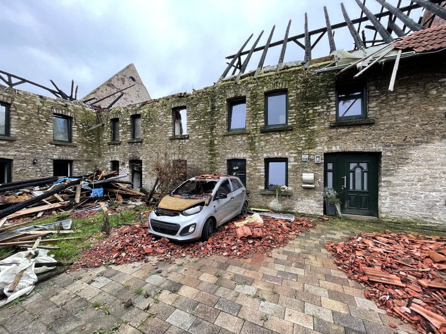 Augenblickaufnahme nach Großbrand in Obernienhagen